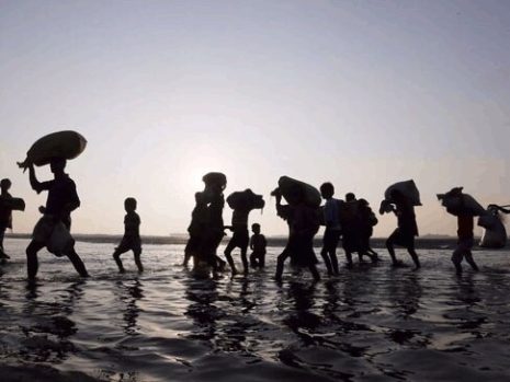 refugees-in-water-1